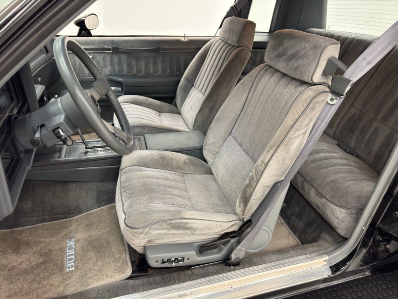 Buick-Regal-1986-Black-Gray-31