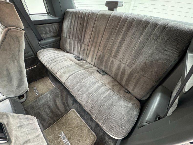 Buick-Regal-1986-Black-Gray-33