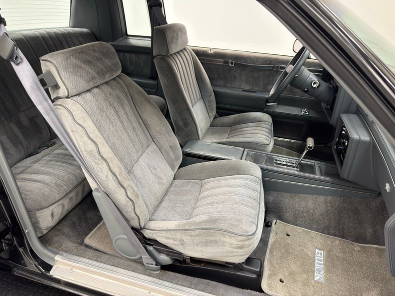 Buick-Regal-1986-Black-Gray-34