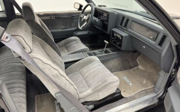 Buick-Regal-1986-Black-Gray-35