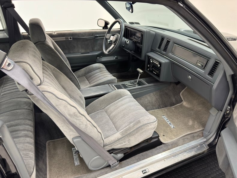 Buick-Regal-1986-Black-Gray-35