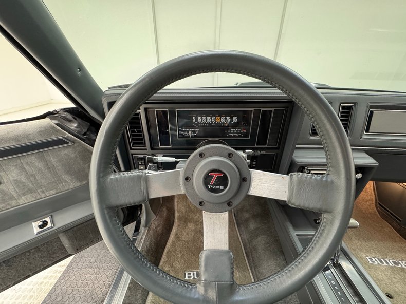 Buick-Regal-1986-Black-Gray-37