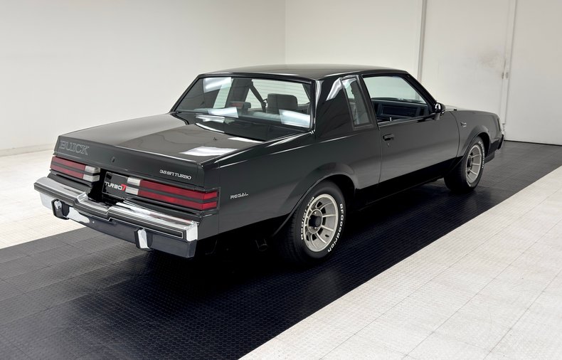 Buick-Regal-1986-Black-Gray-4