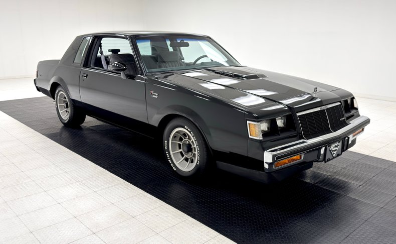 Buick-Regal-1986-Black-Gray-40