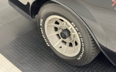 Buick-Regal-1986-Black-Gray-8