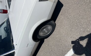 Buick-Regal-coupe-1985-White-Burgundy-1