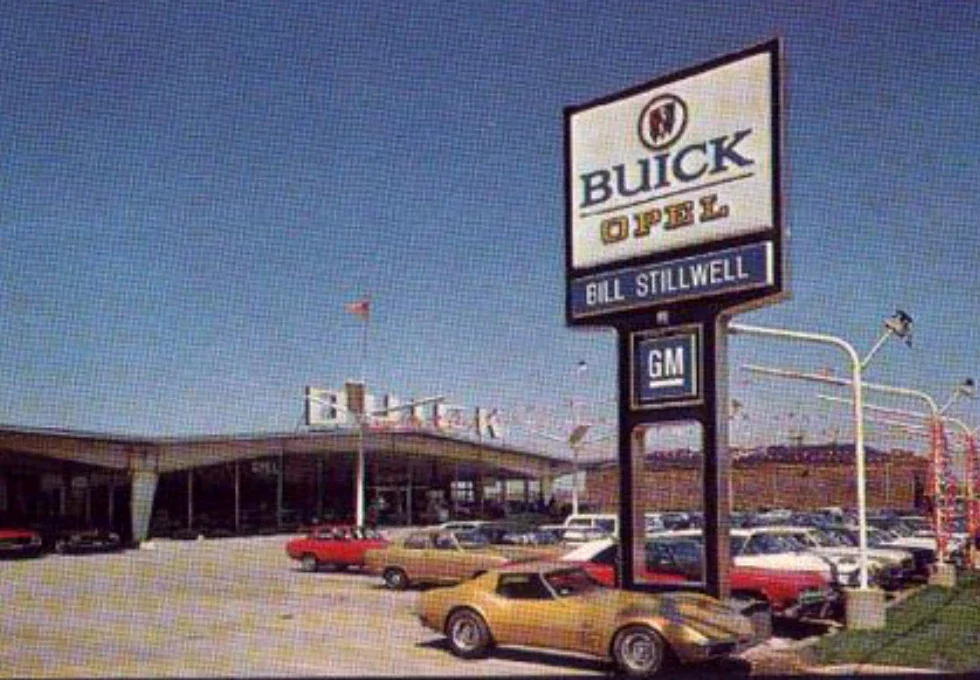 Buick-Regal-coupe-1985-White-Burgundy-18