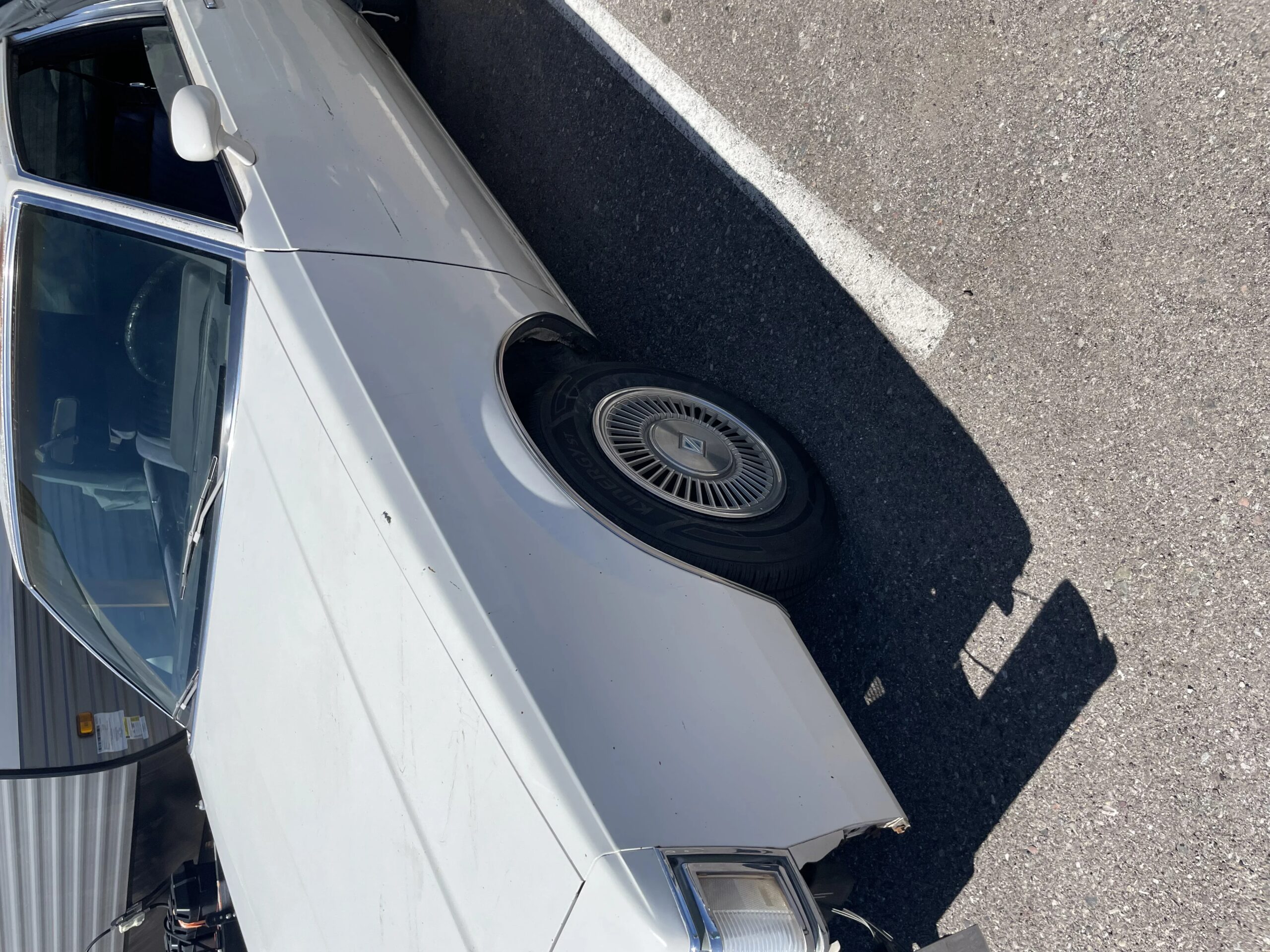 Buick-Regal-coupe-1985-White-Burgundy-2