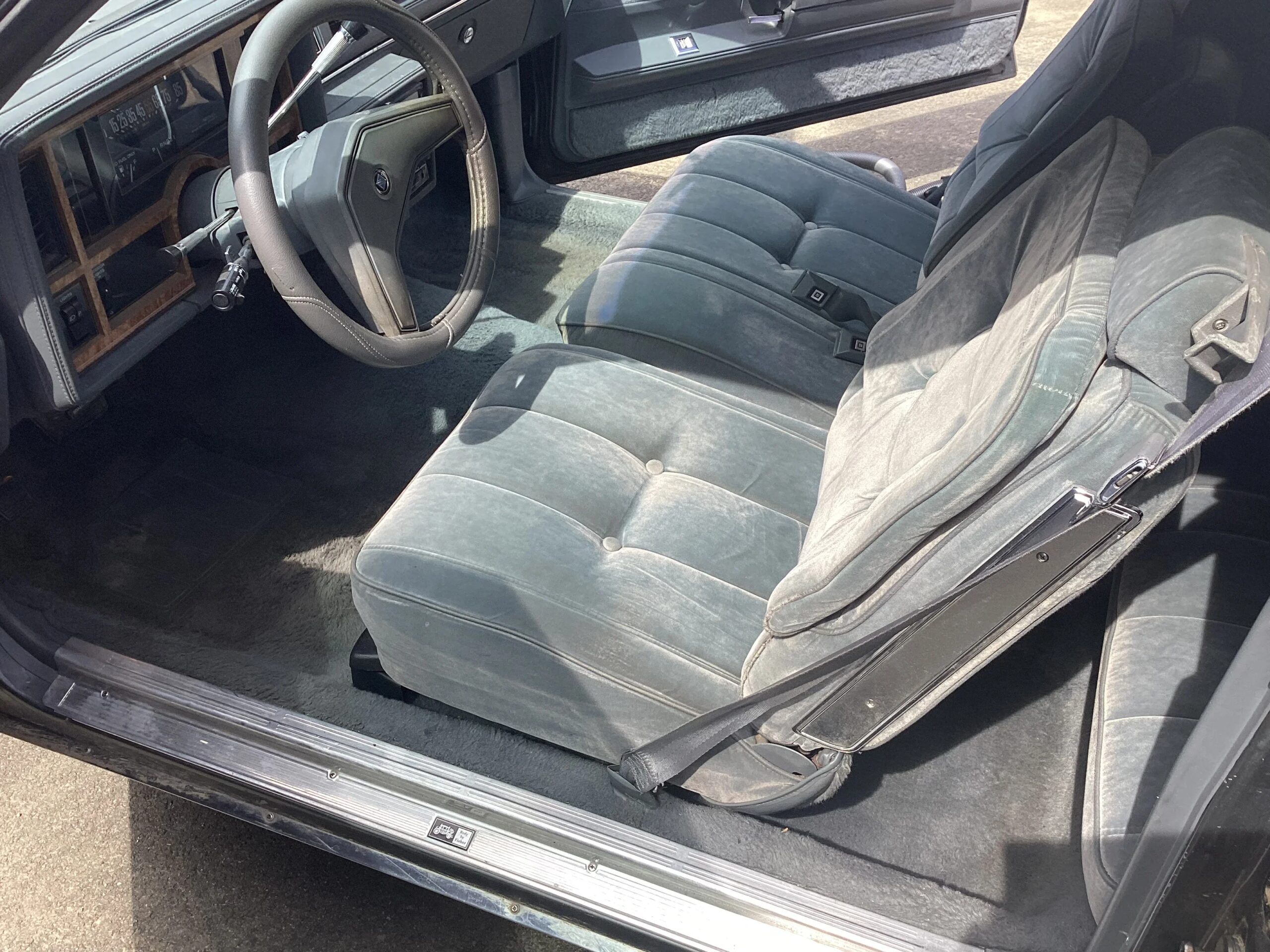 Buick-Regal-limited-coupe-1985-Gray-Gray-2