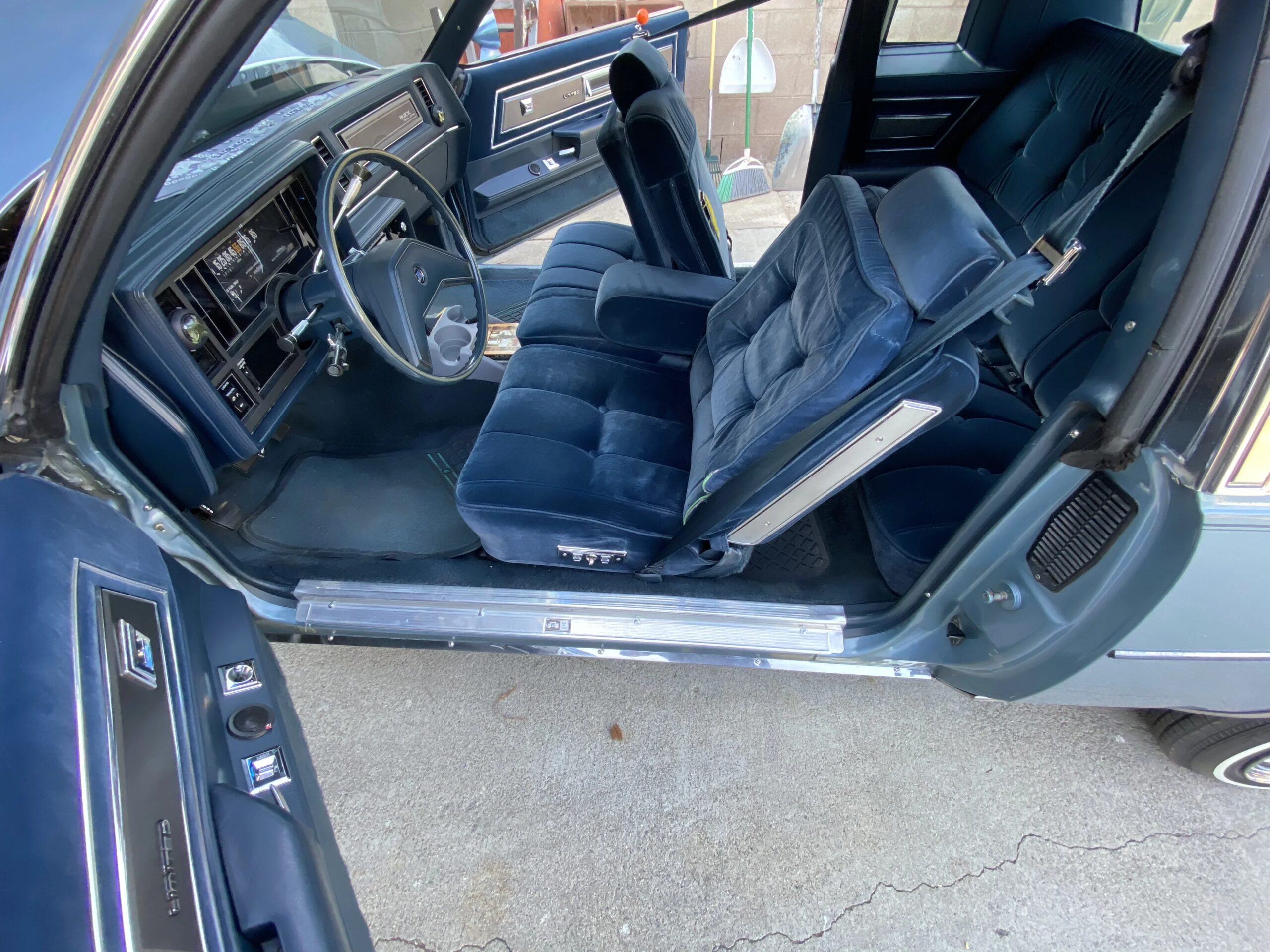 Buick-Regal-limited-coupe-1987-Blue-Blue-1