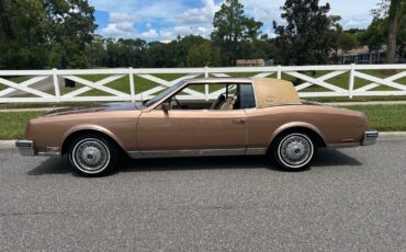 Buick-Riviera-1982-Coupe-1