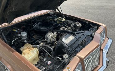 Buick-Riviera-1982-Coupe-11