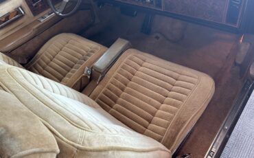 Buick-Riviera-1982-Coupe-14