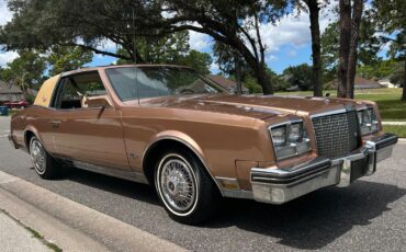 Buick-Riviera-1982-Coupe-27