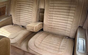 Buick-Riviera-1982-Coupe-29
