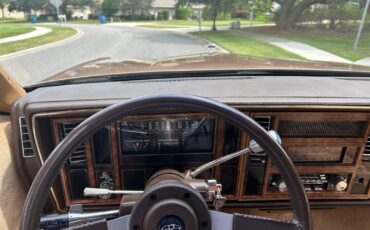 Buick-Riviera-1982-Coupe-31