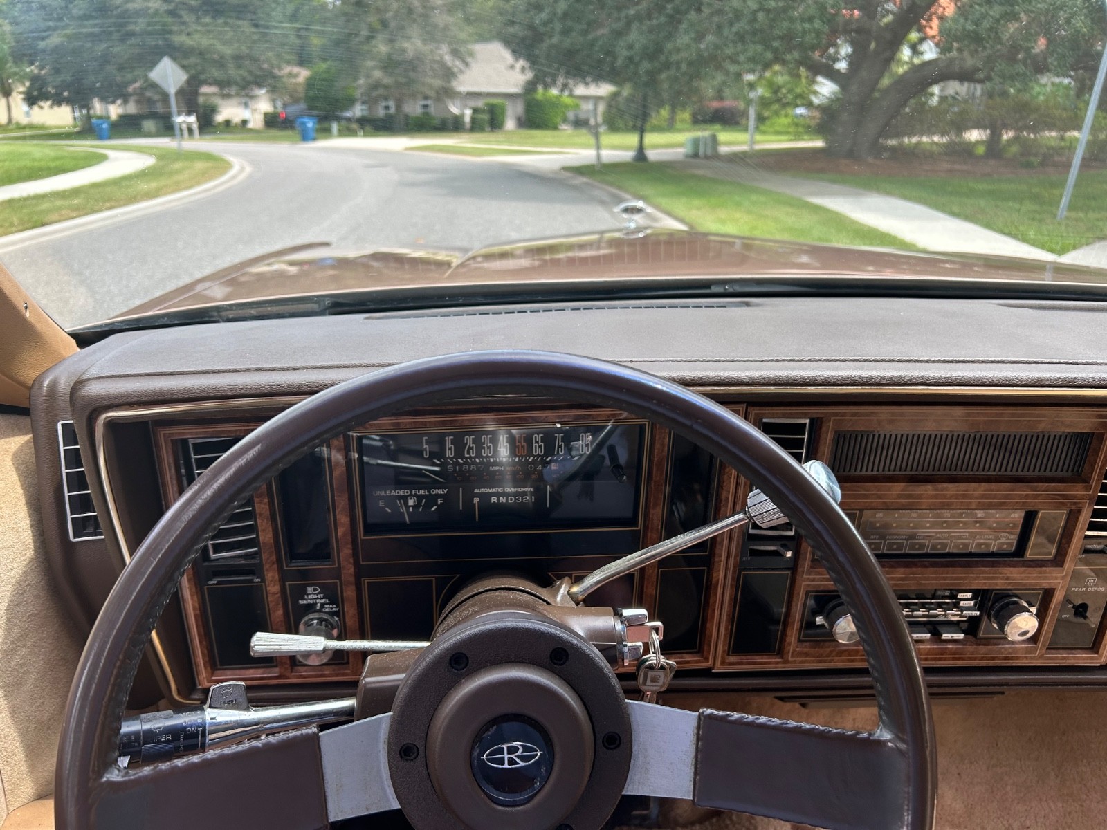 Buick-Riviera-1982-Coupe-31