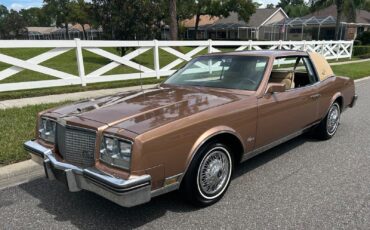 Buick-Riviera-1982-Coupe