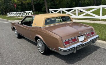 Buick-Riviera-1982-Coupe-5