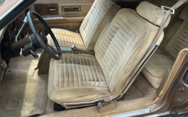 Buick-Riviera-1982-Coupe-8
