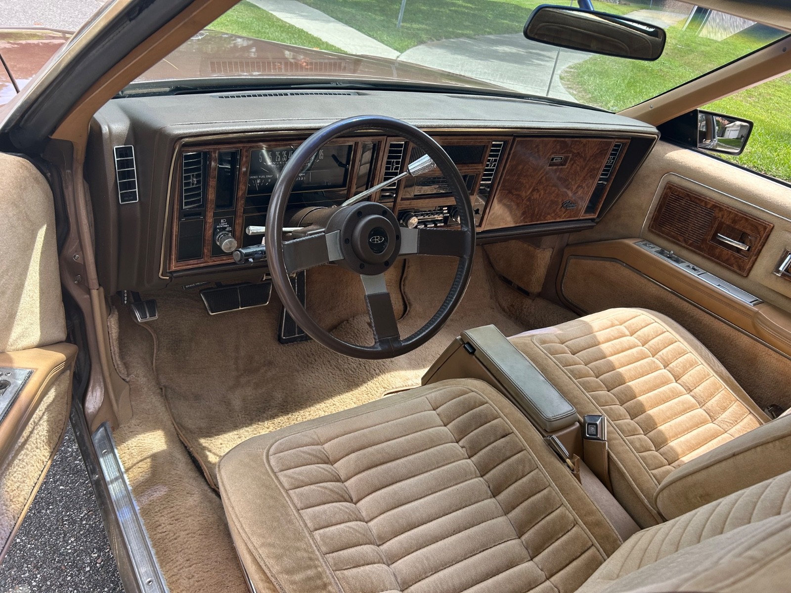 Buick-Riviera-1982-Coupe-9