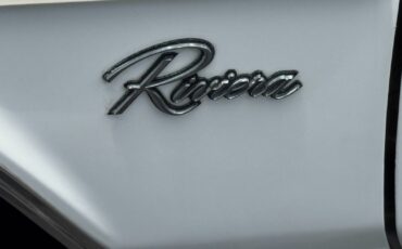 Buick-Riviera-1985-COUPE-24