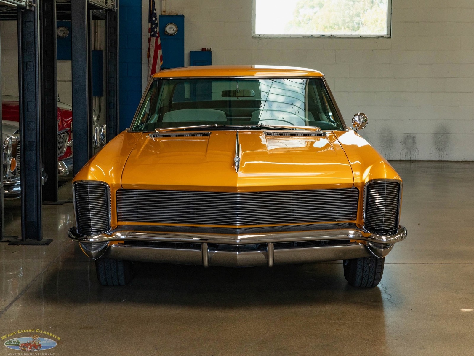 Buick-Riviera-Custom-1965-2-Door-Hardtop-13