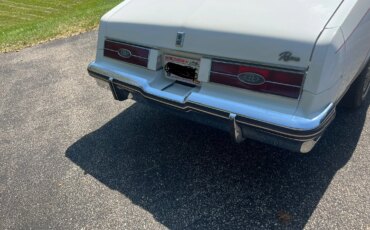 Buick-Riviera-convertible-1984-White-Burgundy-1