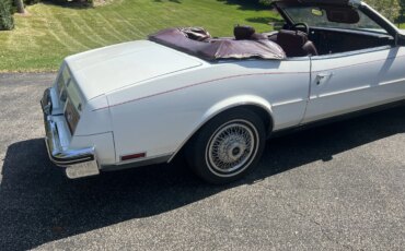 Buick-Riviera-convertible-1984-White-Burgundy