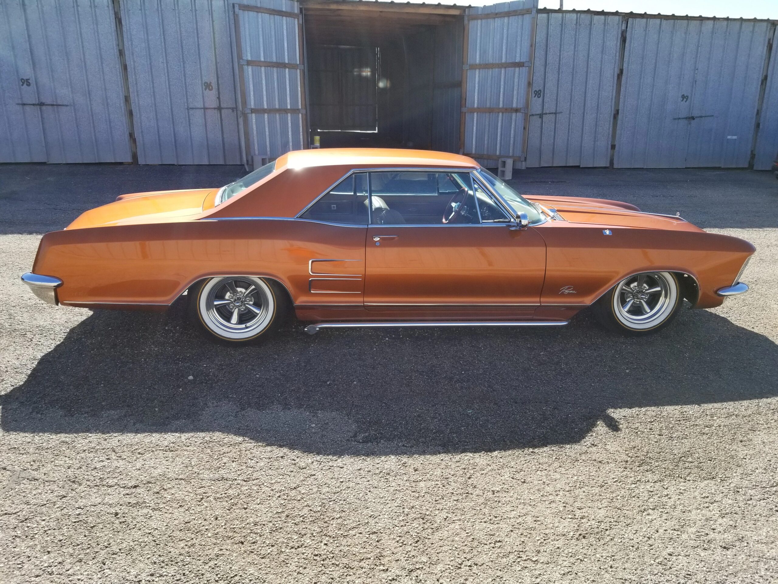 Buick-Riviera-coupe-1964-Orange-Tan-26