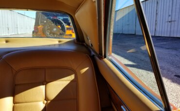 Buick-Riviera-coupe-1964-Orange-Tan-29