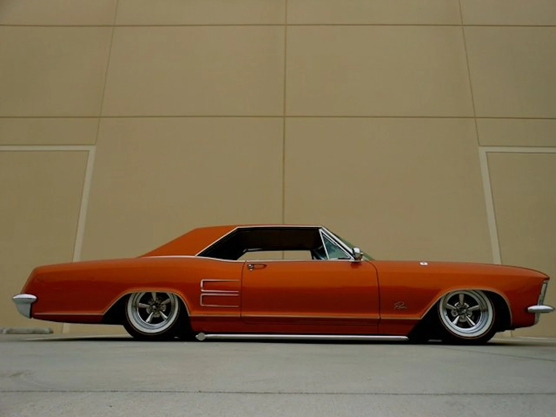 Buick-Riviera-coupe-1964-Orange-Tan