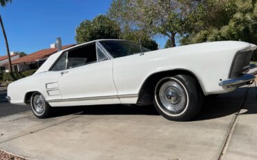 Buick-Riviera-coupe-1964-White-Black