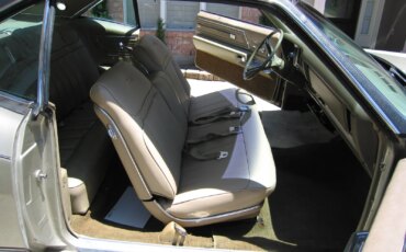 Buick-Riviera-coupe-1968-Tan-Tan-17