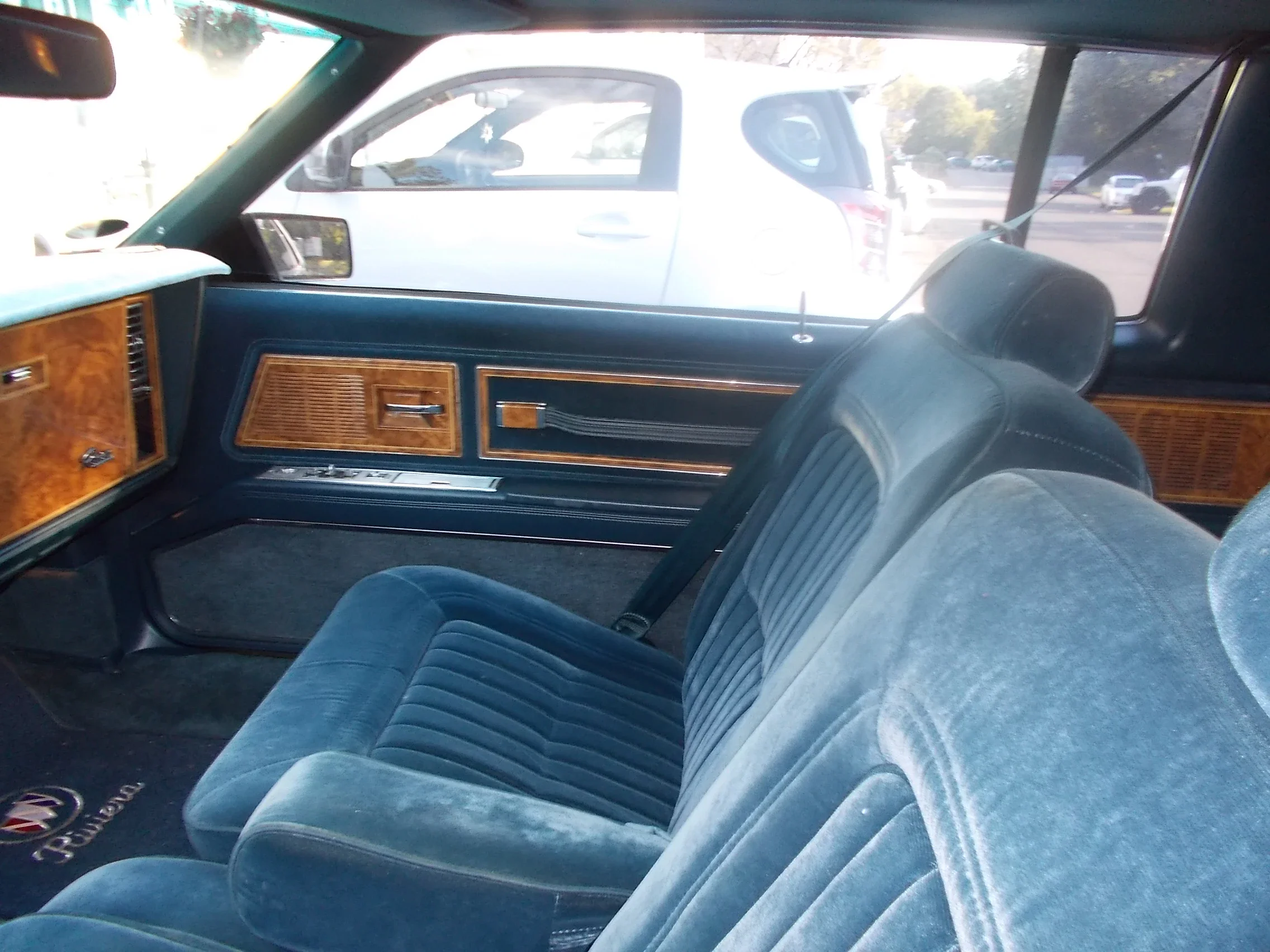 Buick-Riviera-coupe-1985-Blue-Blue-11