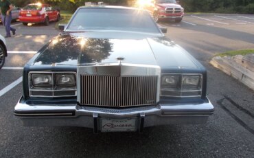 Buick-Riviera-coupe-1985-Blue-Blue-4