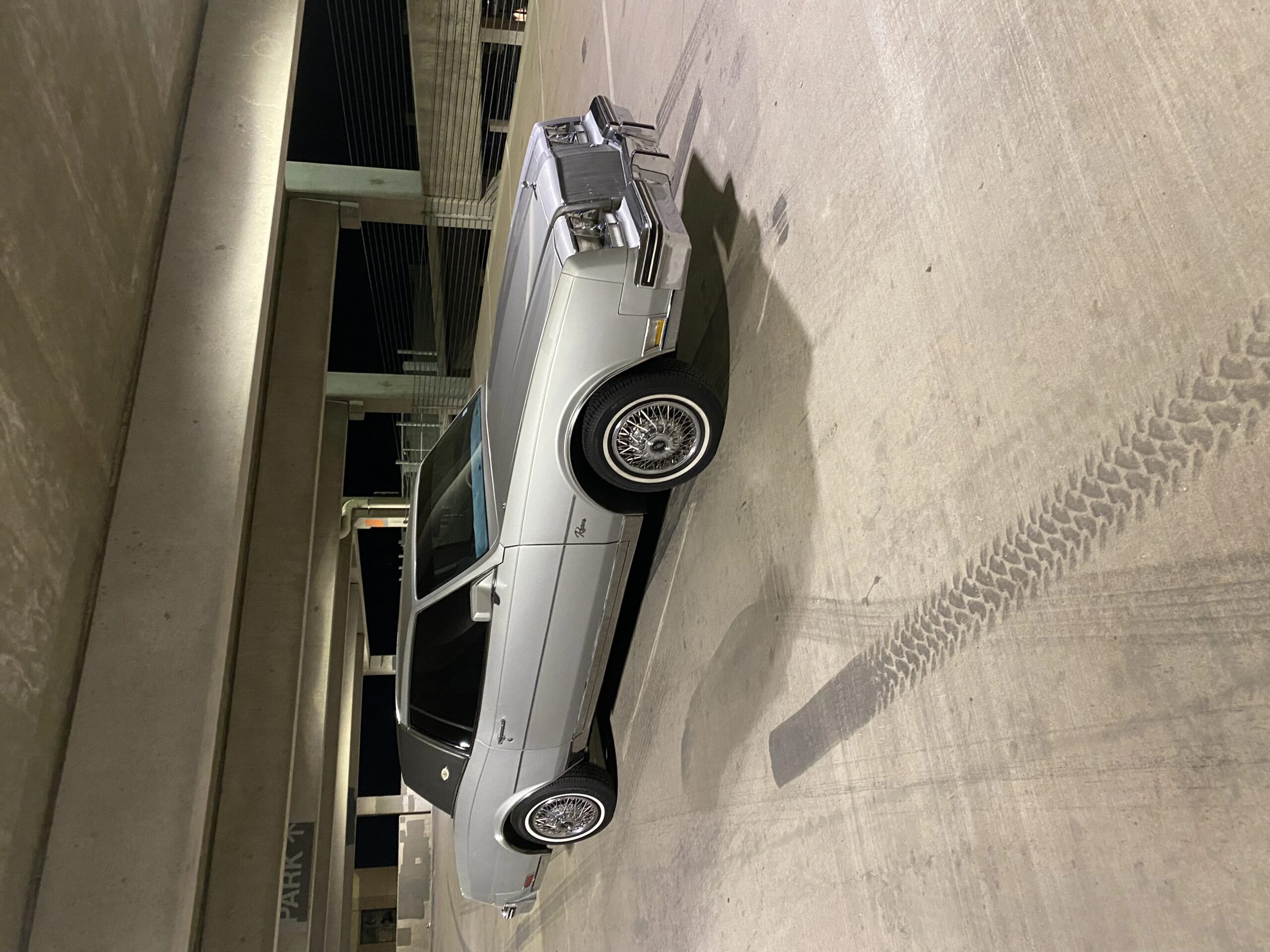 Buick-Riviera-coupe-1985-Gray-Custom-3