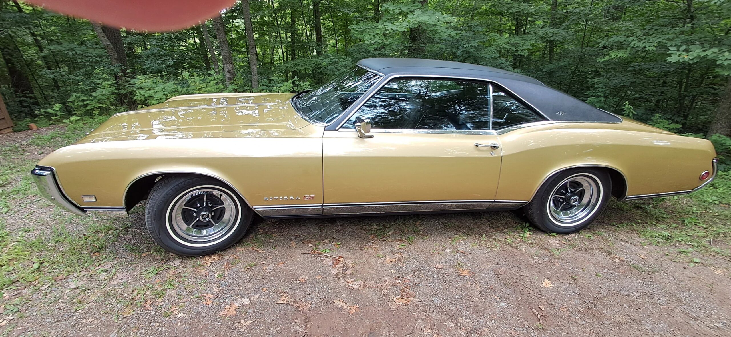 Buick-Riviera-gran-sport-1969-Gold-Black-4
