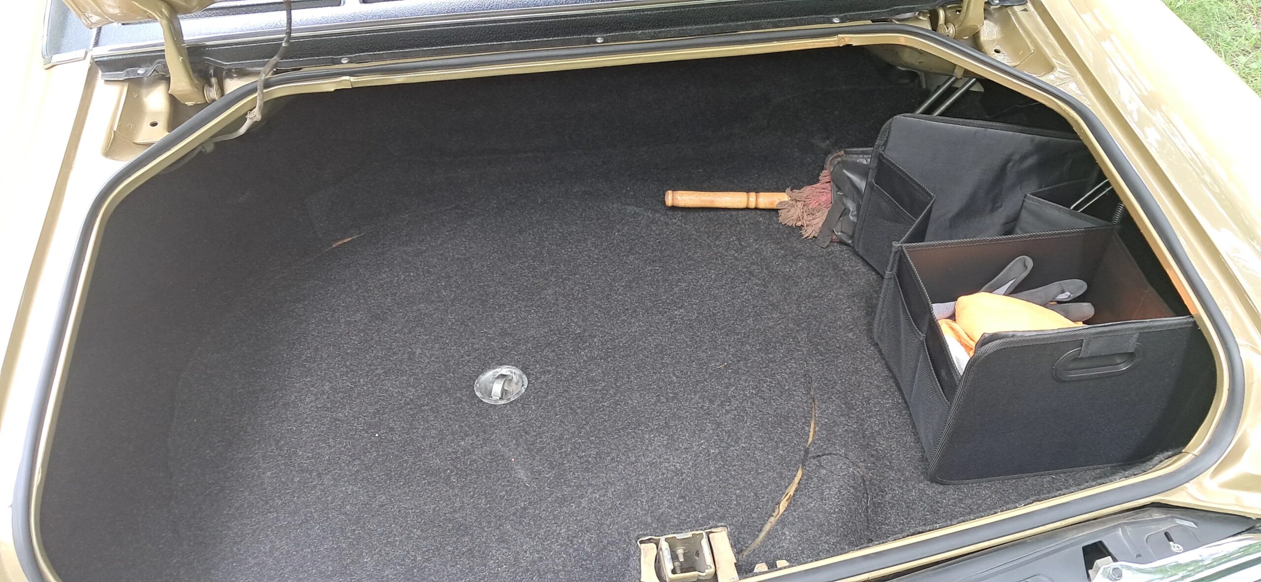 Buick-Riviera-gran-sport-1969-Gold-Black-9