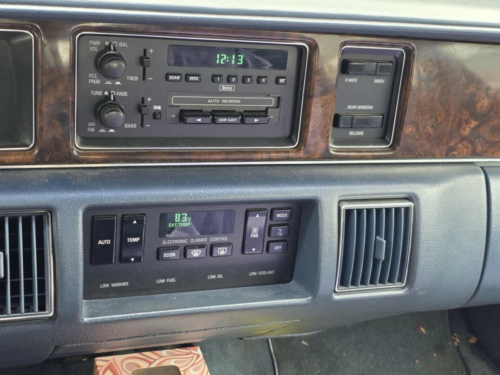 Buick-Roadmaster-1993-11