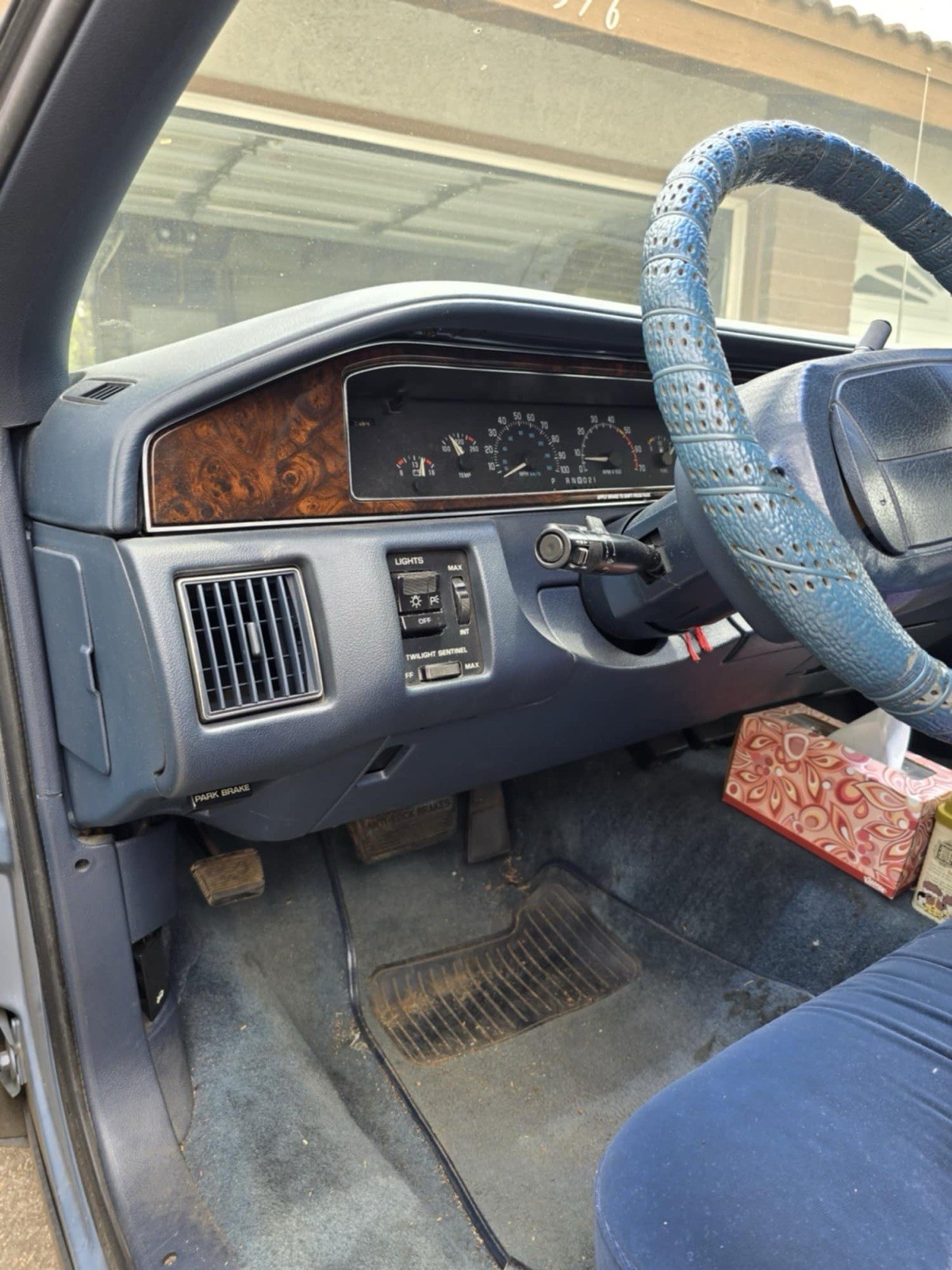 Buick-Roadmaster-1993-13