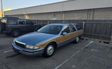 Buick-Roadmaster-1993