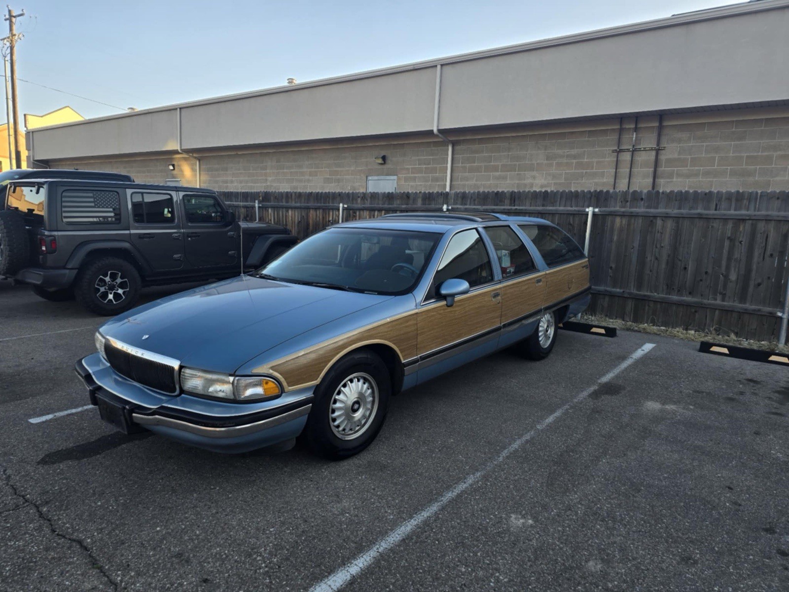 Buick-Roadmaster-1993
