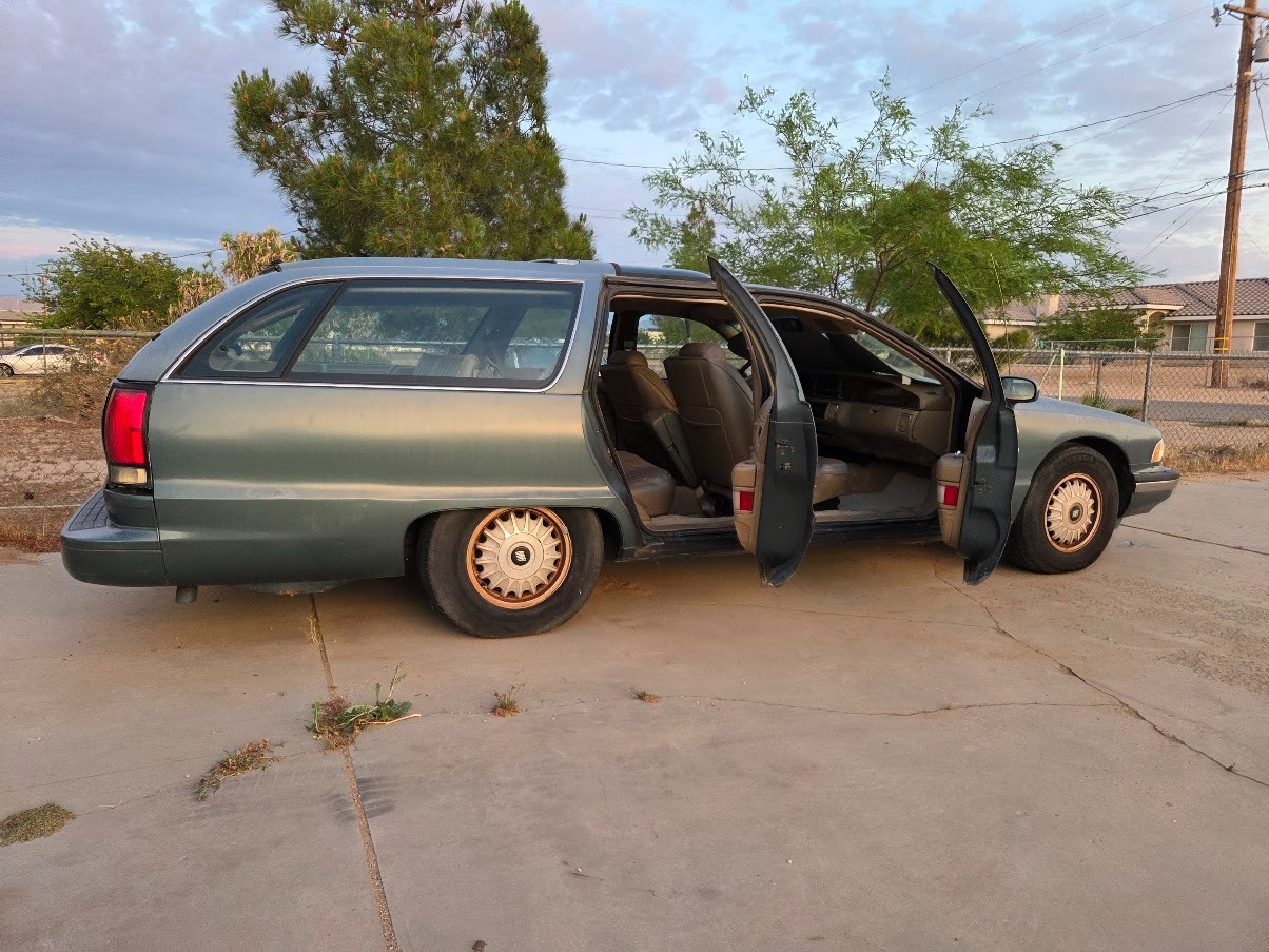 Buick-Roadmaster-1993-Wagon-2