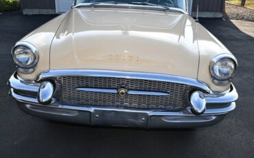 Buick-Roadmaster-sedan-1955-Tan-Green-1