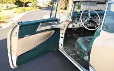 Buick-Roadmaster-sedan-1955-Tan-Green-11