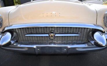 Buick-Roadmaster-sedan-1955-Tan-Green-2