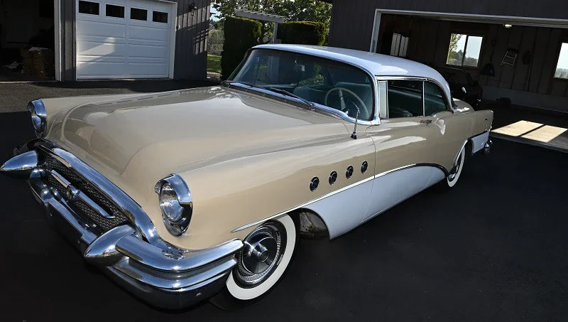 Buick-Roadmaster-sedan-1955-Tan-Green-22