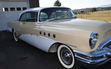 Buick-Roadmaster-sedan-1955-Tan-Green-23