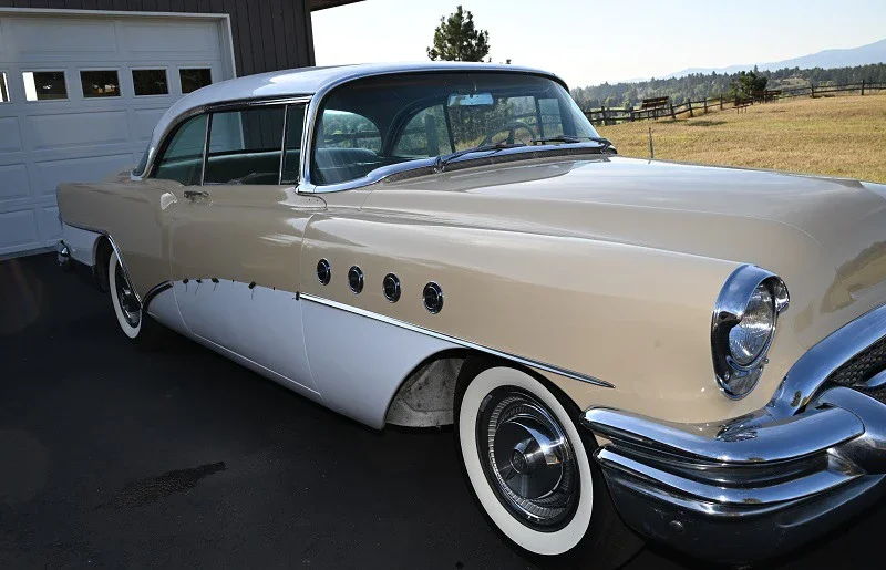 Buick-Roadmaster-sedan-1955-Tan-Green-23